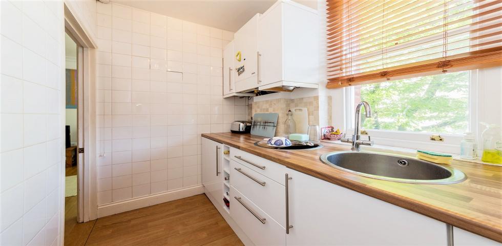 			1 Bedroom, 1 bath, 1 reception Flat			 Hemstal Road, WEST HAMPSTEAD